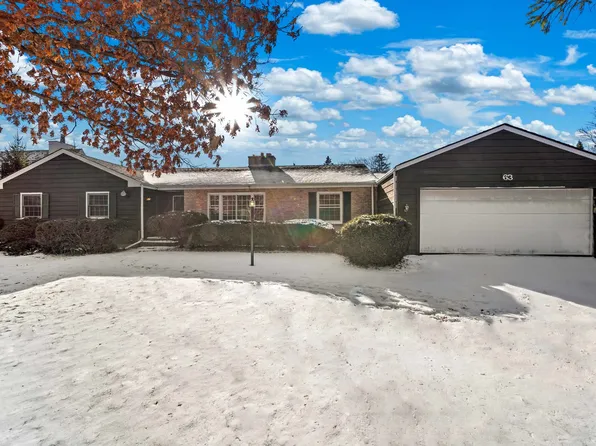63 Franklin Pl E, Lake Forest, IL 60045