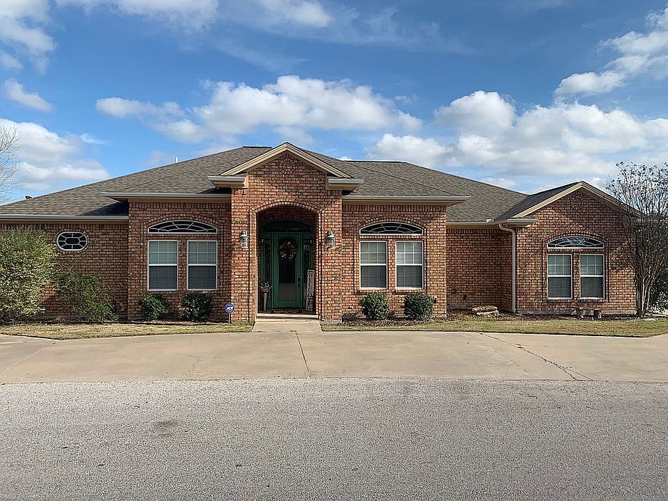 1st image of 107 Wood Creek Dr