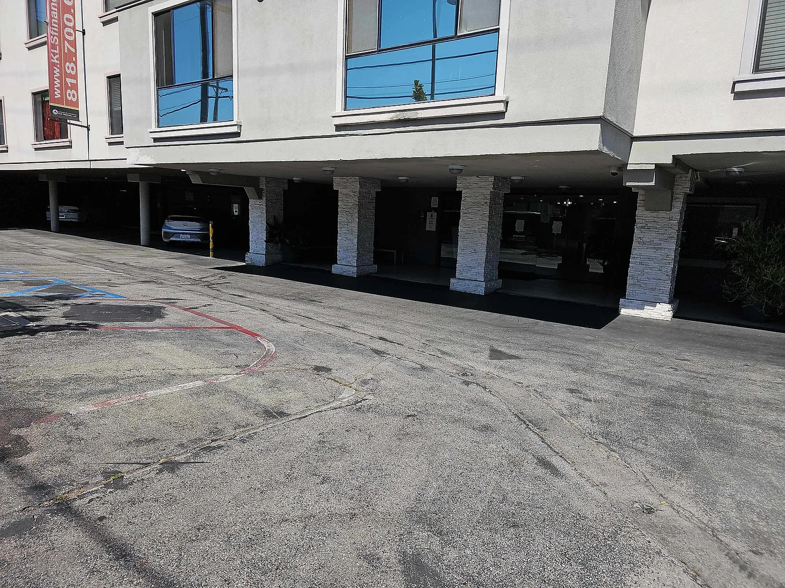De Soto Ave — Photo 3