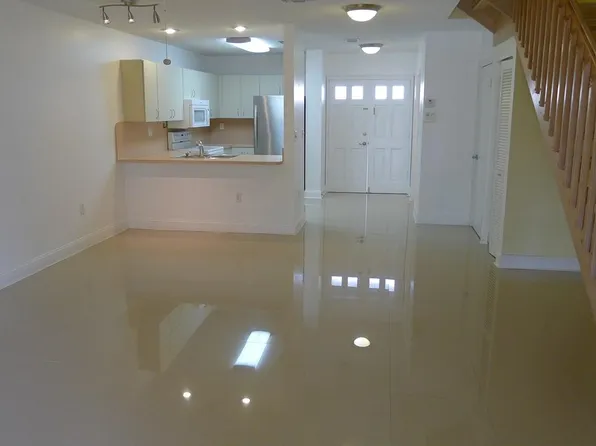 16481 NE 26th Ave, North Miami Beach, FL 33160