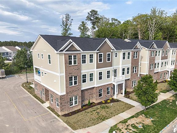 3rd image of 621 Commonwealth Blvd
