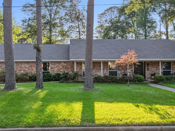 8229 Columbia Dr, Tyler, TX 75703
