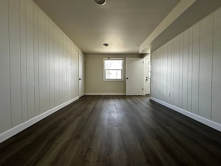 2746 Nicolet Dr — Photo 30