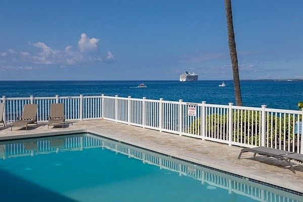 1st image of 75-6008 Alii Dr APT 135
