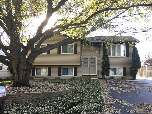 1st image of 326 Lakewood Dr