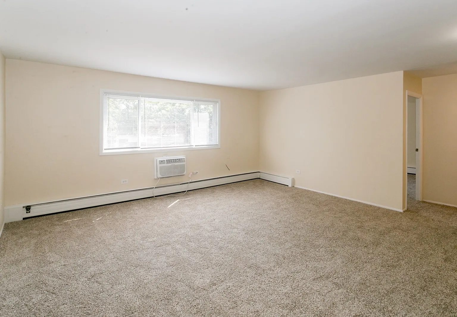 Lotus Gardens Apartments — Photo 4