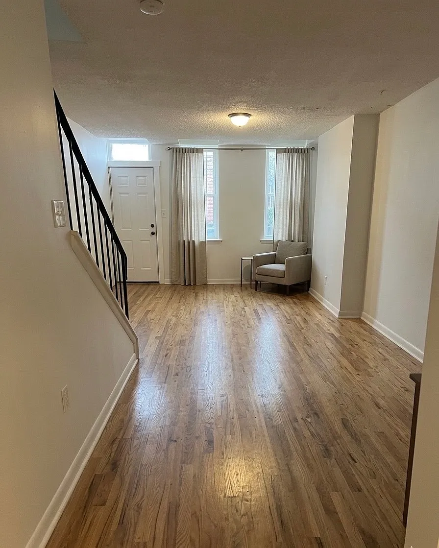 3 bed, 1.5 bath, 1010 sqft, $1,295 — Photo 4