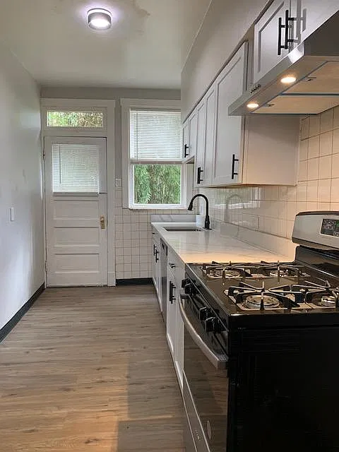 4 bed, 1193 sqft, $1,800 — Photo 1