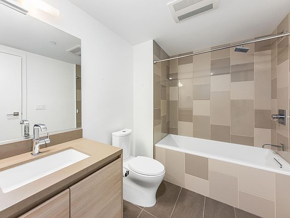 2nd image of 718 Long Bridge St APT 200