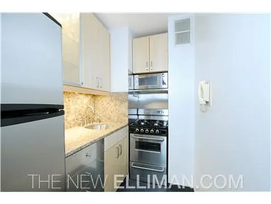 Rented by Douglas Elliman | media 8