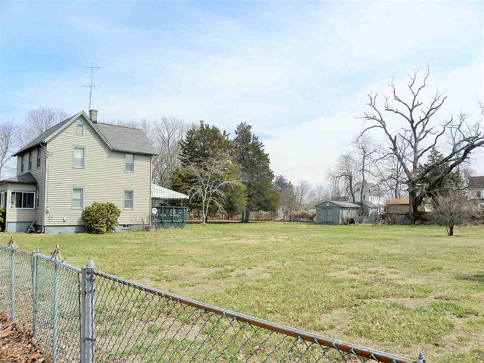 2nd image of 517 Lincoln Ave