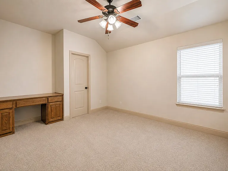 2933 Softwood Cir — Photo 18