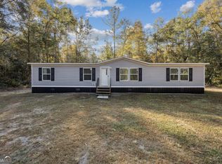 841 W 3rd St, Woodbine, GA 31569