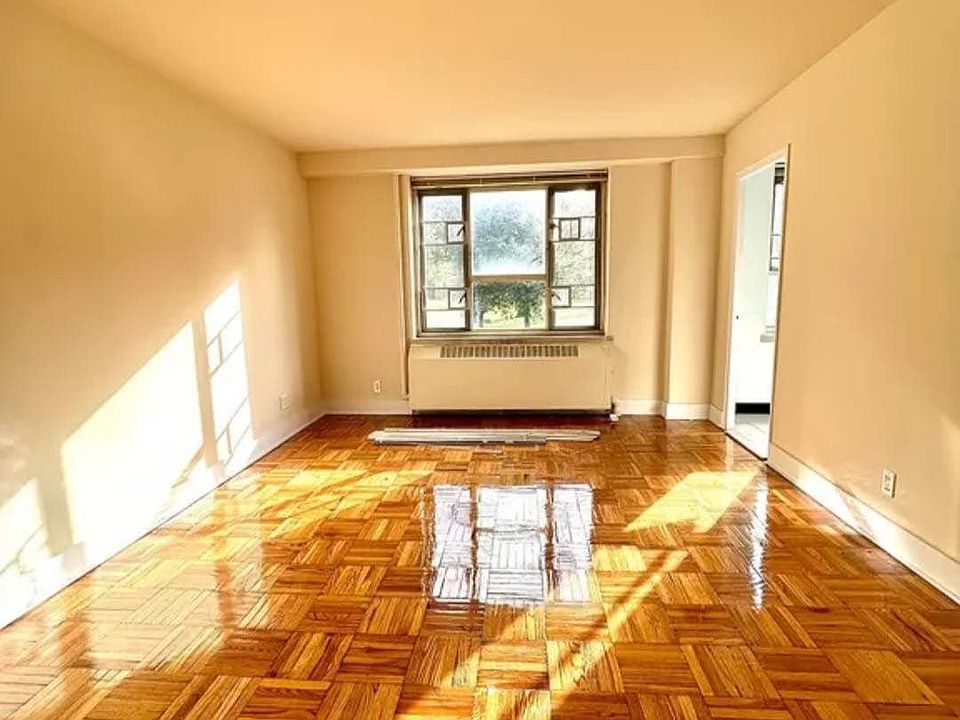 1st image of 67-00 192nd St #1006