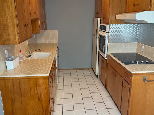 1427 NW 64th St Unit 3, Seattle, WA 98107