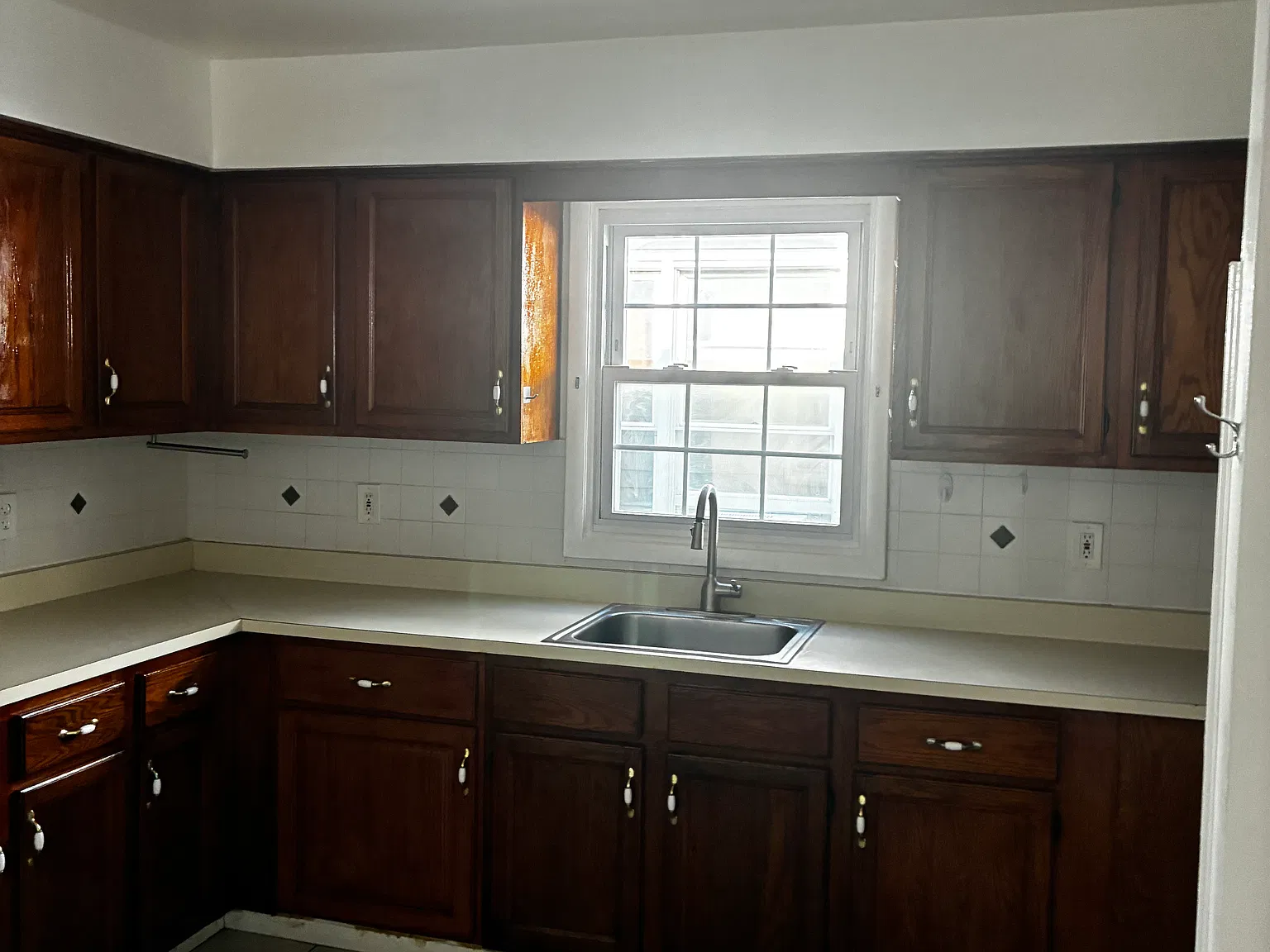 3 bed, $3,000 — Photo 3