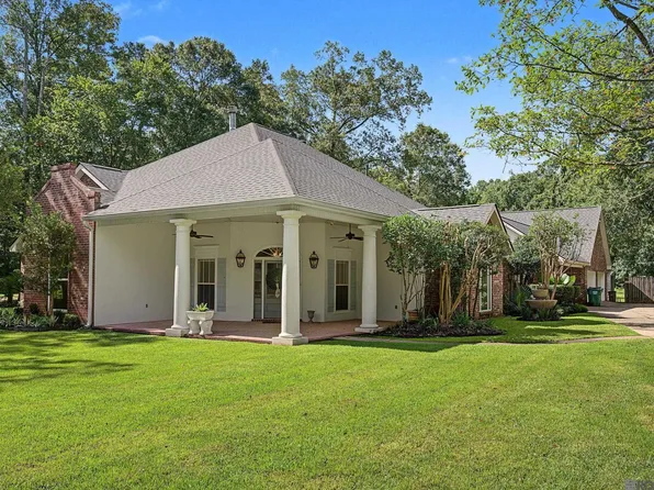 8812 Wildwood Dr, Denham Springs, LA 70706