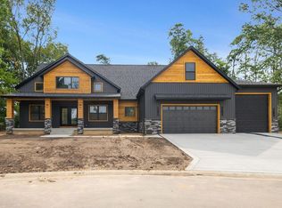 16370 Greystone Dr, Granger, IN 46530