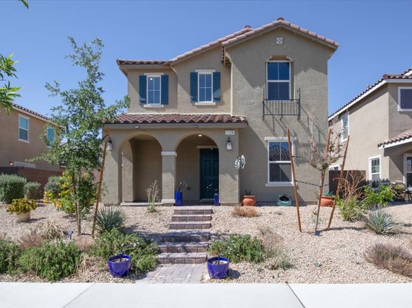 1126 E Dorrell Ln