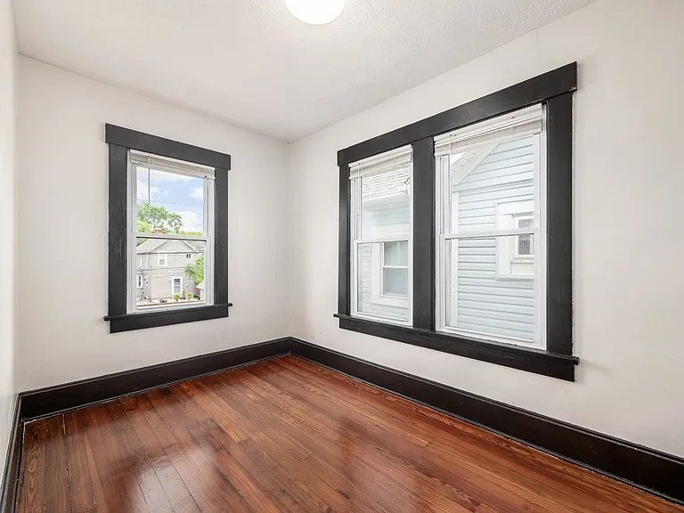 662 E Whittier St #662 — Photo 9