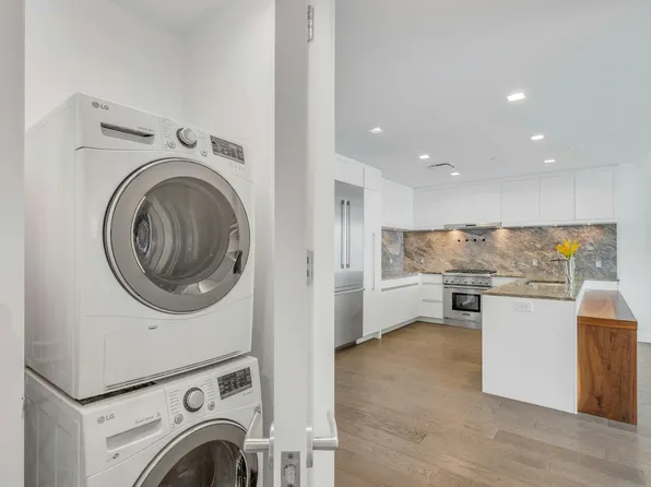 320 Adolphus Avenue image 14 of 43