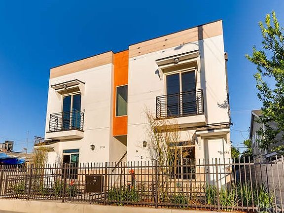 3rd image of 5934 Vineland Ave #4