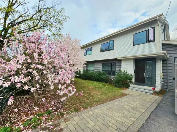 738 Watertown St, Newtonville, MA 02460