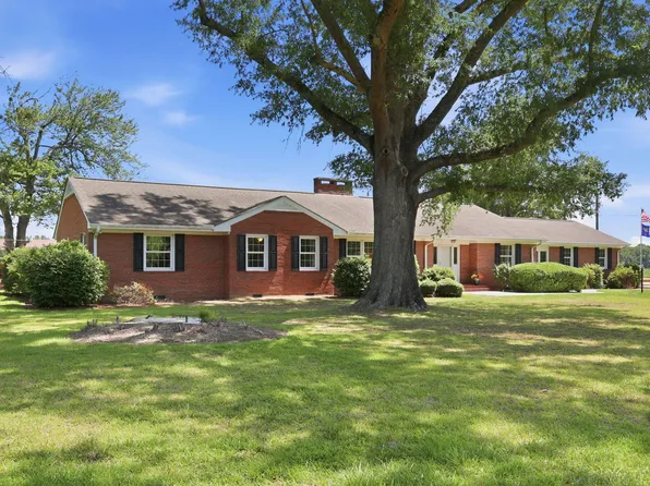 880 Wire Rd, Bunnlevel, NC 28323