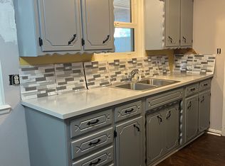 908 SW 2nd St, Moore, OK 73160