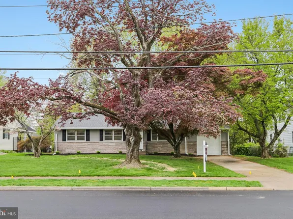 31 Gainsboro Rd, Lawrence Township, NJ 08648