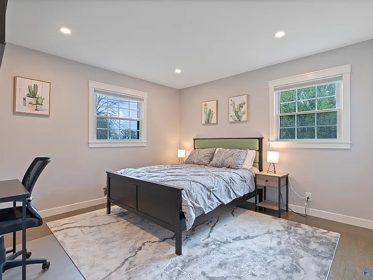 1801 Carson Ln NW — Photo 8