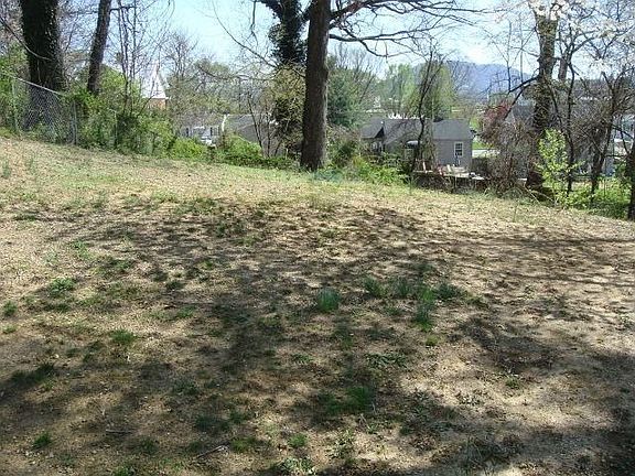4th image of 67 Forest Hill Ave NE