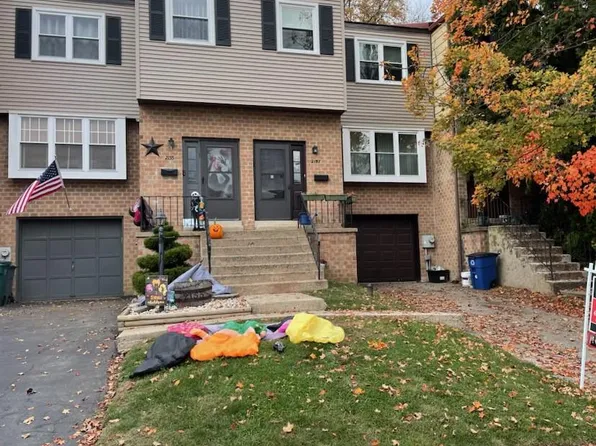 2157 Birch Dr, Lafayette Hill, PA 19444
