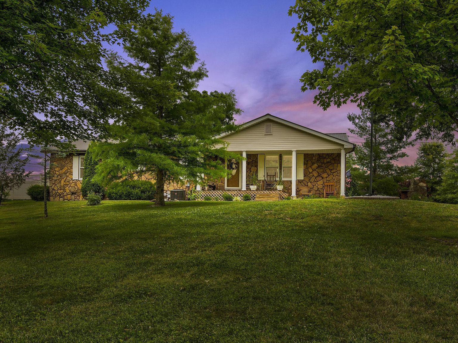 11000 Main St, Jeffersonville, KY 40337 MLS 23001442 Zillow