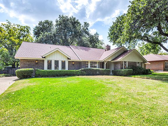2210-oak-forest-ct-arlington-tx-High-Res-2.jpg