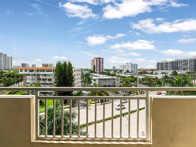 3180 S Ocean Dr #517 — Photo 15