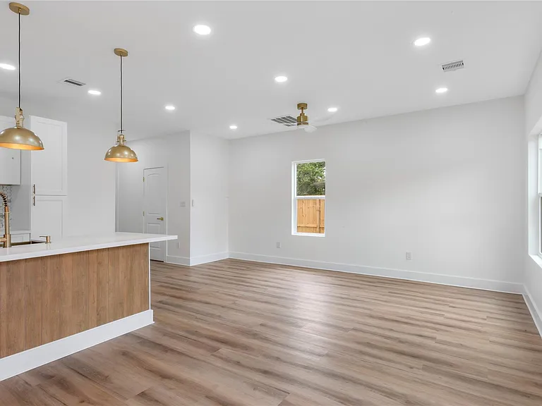 7117 Springdale St #B — Photo 15
