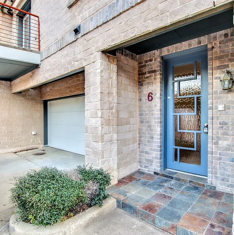 3 bed, 4.0 bath, 2308 sqft, $2,495 — Photo 1
