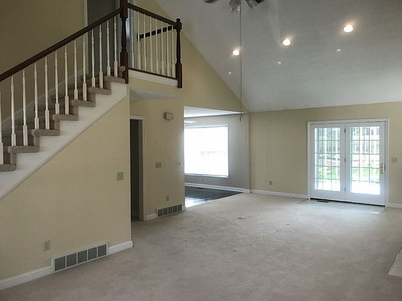 2nd image of 219 Park Ave