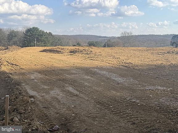 4th image of 2237 Ridge Rd