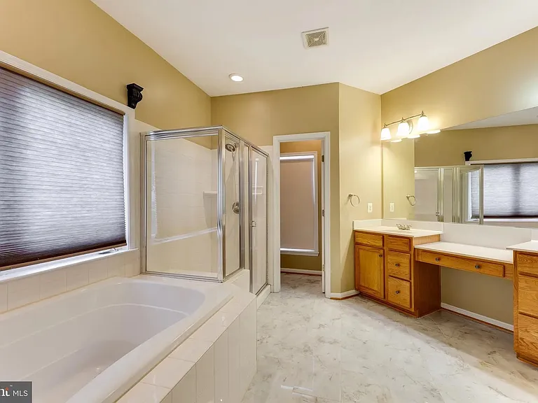 Master Bathroom, dual vanity, seating area