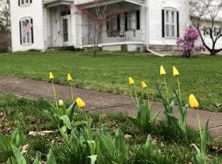 1130 Decatur St, Barry, IL 62312