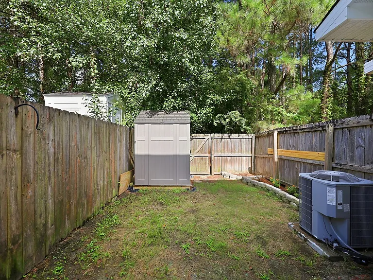 107 Spring Meadow Cir — Photo 13