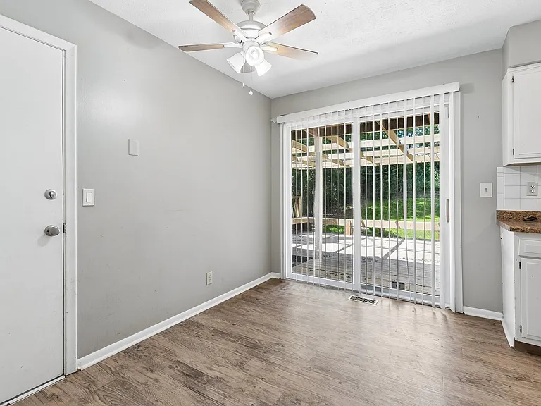 9330 Miami St — Photo 10