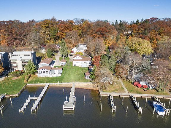 3rd image of 611 Lake St