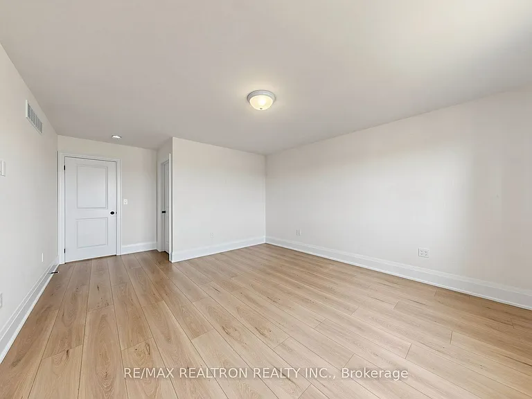 4 Braeburn St — Photo 27