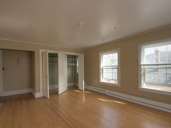 3rd image of 439 University Ave #38