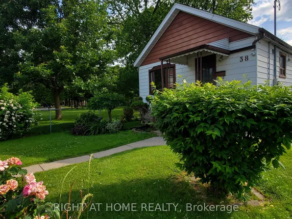 38 Madelaine Ave, Toronto, ON M1L 2X4