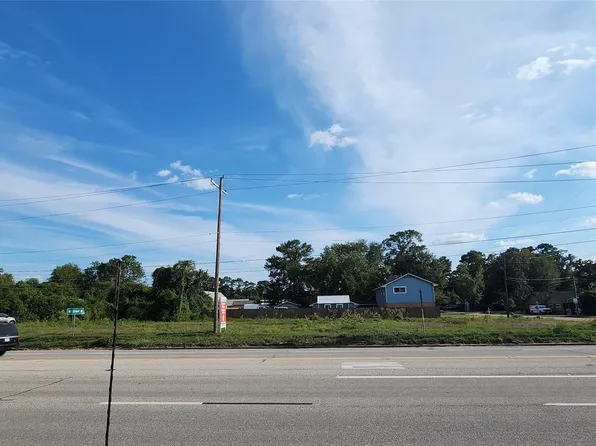 225 N Loop 336 W, Conroe, TX 77301