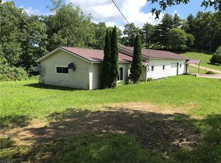 8649 Crum Rd SE, Sherrodsville, OH 44675